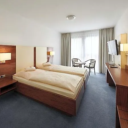 מלון Stadthotel Am Wasen 3*