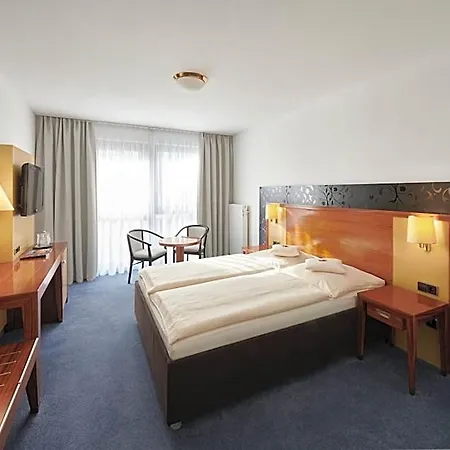 מלון Stadthotel Am Wasen 3*